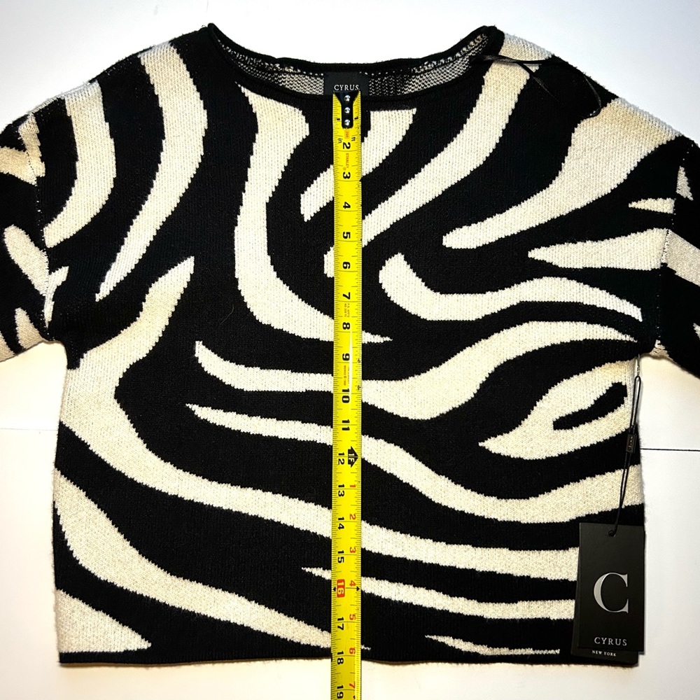 🍒NWT Women’s CYRUS Black/Cream Sweater with Zebra Pattern. Size: Extra Small - Picture 14 of 14